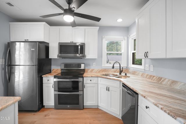 1802 Potomac Road, Fayetteville, NC 28304