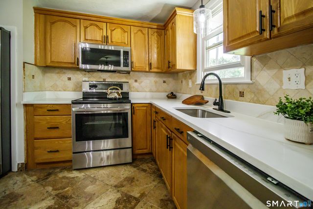 99 Elm Ridge Drive, Rocky Hill, CT 06067