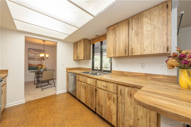 22 Shumard Court E, Homosassa, FL 34446