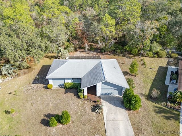 22 Shumard Court E, Homosassa, FL 34446