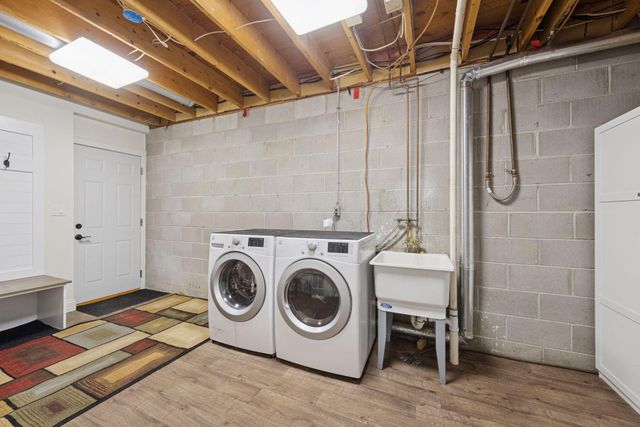 6106 Creek View Trail, Minnetonka, MN 55345