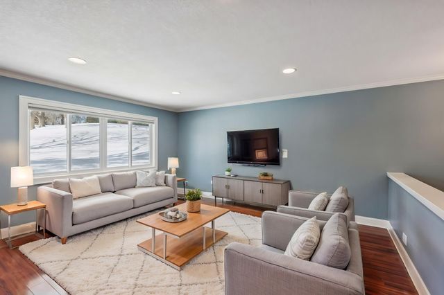 6106 Creek View Trail, Minnetonka, MN 55345