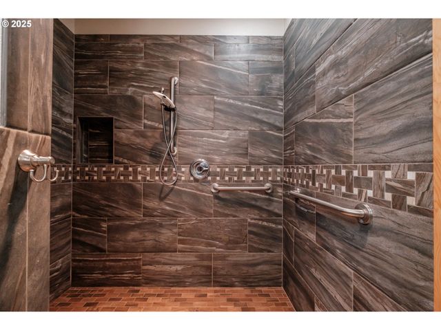 29109 BROWNSVILLE Rd, Brownsville, OR 97327