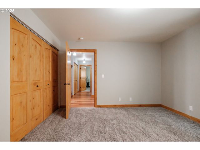 29109 BROWNSVILLE Rd, Brownsville, OR 97327