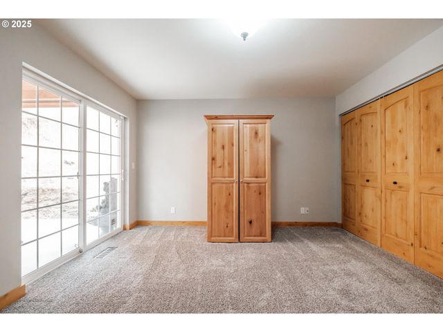 29109 BROWNSVILLE Rd, Brownsville, OR 97327