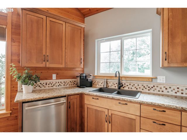 29109 BROWNSVILLE Rd, Brownsville, OR 97327