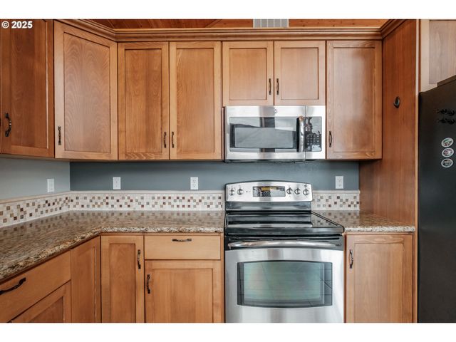 29109 BROWNSVILLE Rd, Brownsville, OR 97327