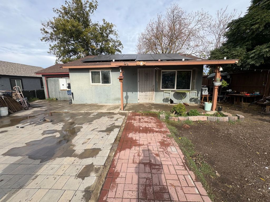 225 El Paso Ave, Modesto, CA 95351