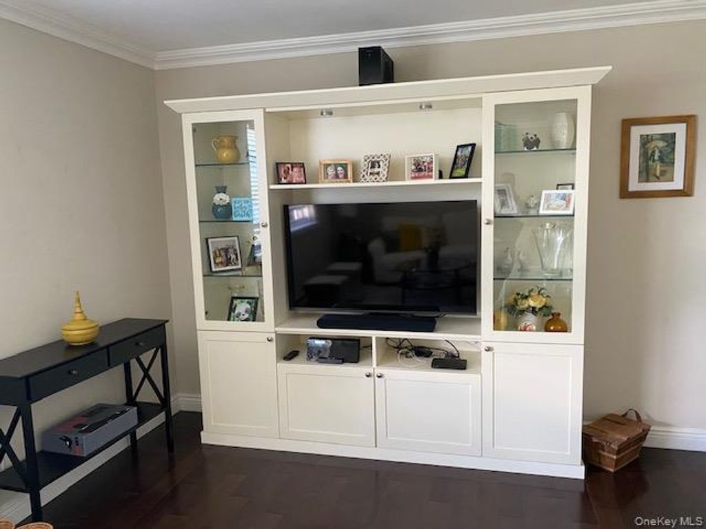 264-63 Langston Avenue 2nd floor, Glen Oaks, NY 11004 — photo 3