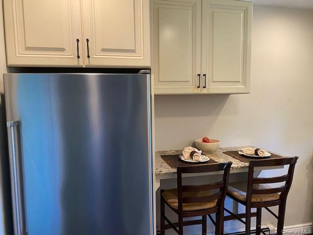 264-63 Langston Avenue 2nd floor, Glen Oaks, NY 11004 — photo 5