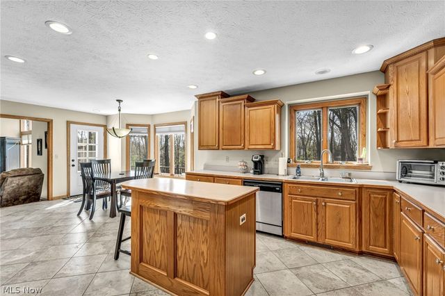 760 Jeanette Street, Brunswick, OH 44212