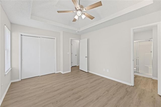 1052 NE Queens Court, Lee's Summit, MO 64064