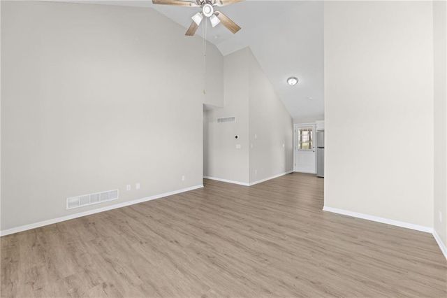 1052 NE Queens Court, Lee's Summit, MO 64064