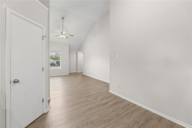 1052 NE Queens Court, Lee's Summit, MO 64064