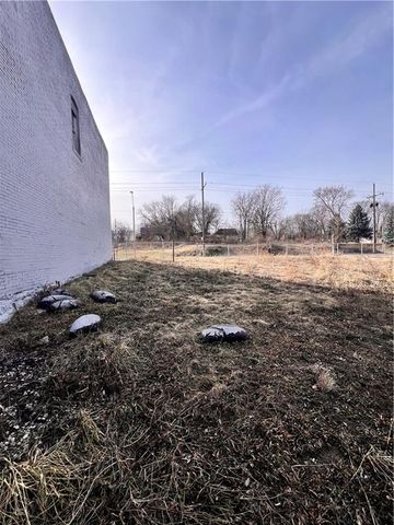 2031 Indiana Avenue, Kansas City, MO 64127