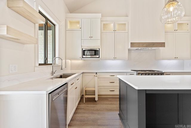 602 Corondelet Lane, Maumelle, AR 72113