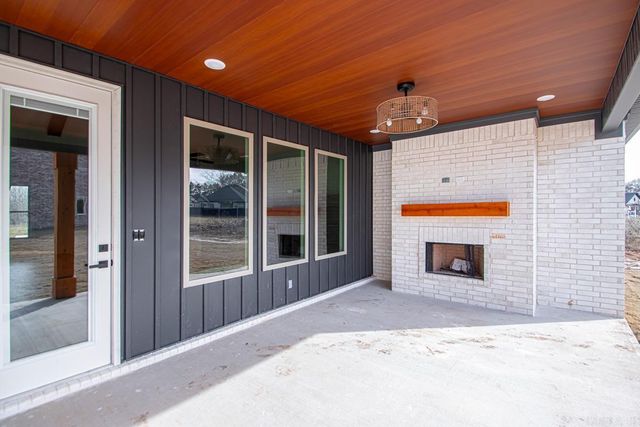 602 Corondelet Lane, Maumelle, AR 72113