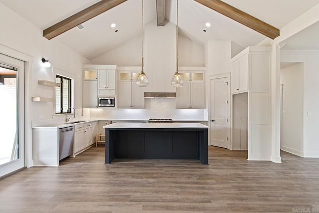 602 Corondelet Lane, Maumelle, AR 72113