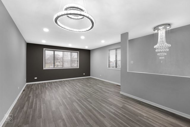 115 Millbrook Lane 115, Schaumburg, IL 60193