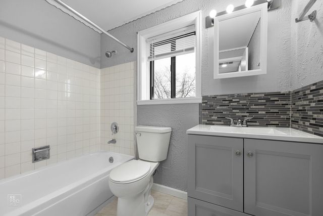 115 Millbrook Lane 115, Schaumburg, IL 60193