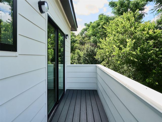 412 Hackberry LN 1, Austin, TX 78753