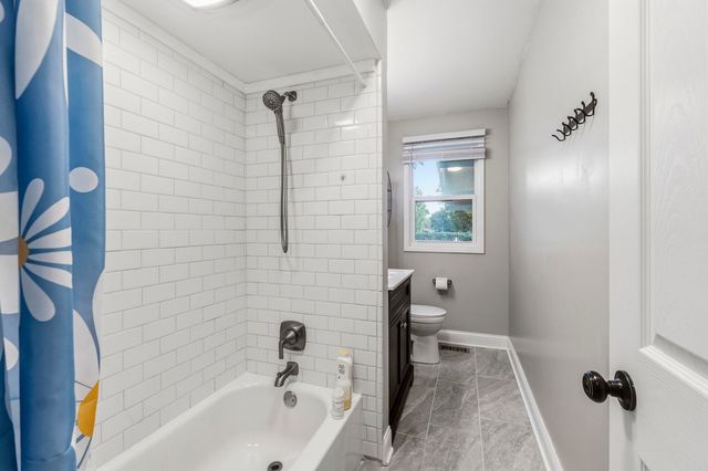457 Lilac Lane, Elk Grove Village, IL 60007
