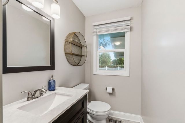 457 Lilac Lane, Elk Grove Village, IL 60007