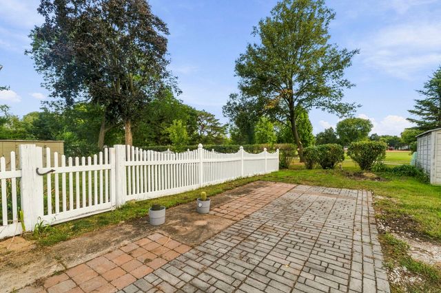 457 Lilac Lane, Elk Grove Village, IL 60007