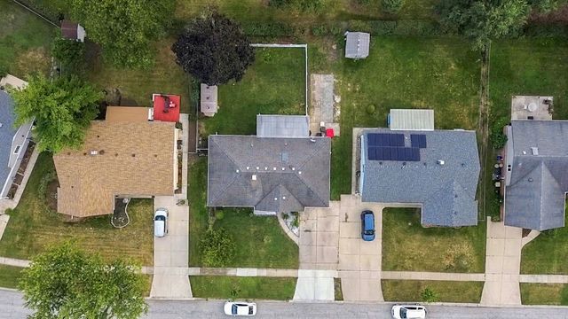 457 Lilac Lane, Elk Grove Village, IL 60007