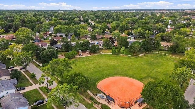 457 Lilac Lane, Elk Grove Village, IL 60007