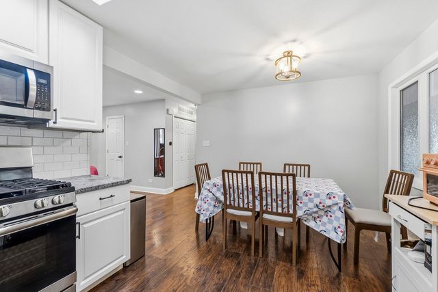 457 Lilac Lane, Elk Grove Village, IL 60007
