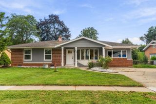 457 Lilac Lane, Elk Grove Village, IL 60007