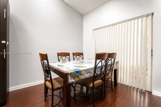 940 NE 212th Terrace 94001, Miami, FL 33179