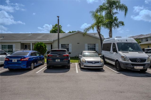 940 NE 212th Terrace 94001, Miami, FL 33179