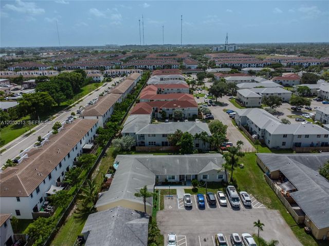 940 NE 212th Terrace 94001, Miami, FL 33179