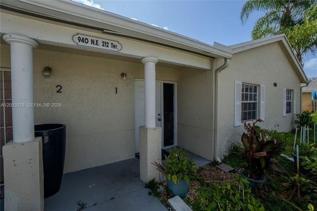 940 NE 212th Terrace 94001, Miami, FL 33179