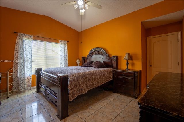 940 NE 212th Terrace 94001, Miami, FL 33179