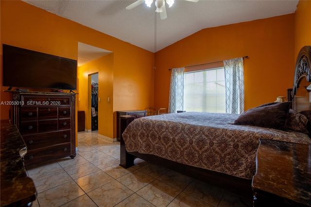 940 NE 212th Terrace 94001, Miami, FL 33179
