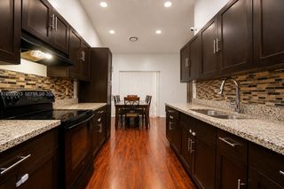 940 NE 212th Terrace 94001, Miami, FL 33179