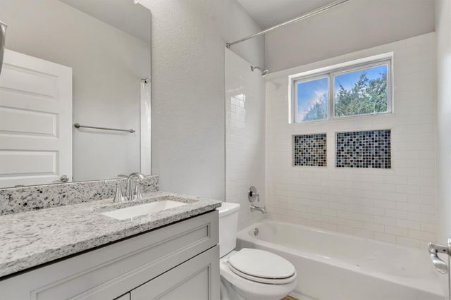 21414 Santa Carlo Ave, Lago Vista, TX 78645