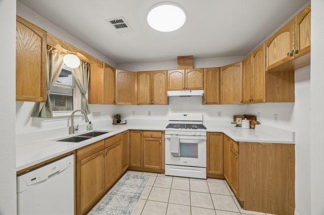 10821 Deaf Smith Street, La Porte, TX 77571