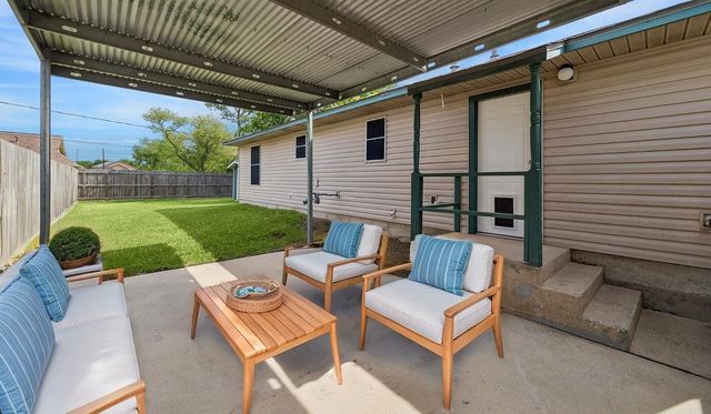 10821 Deaf Smith Street, La Porte, TX 77571