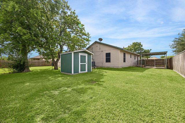 10821 Deaf Smith Street, La Porte, TX 77571