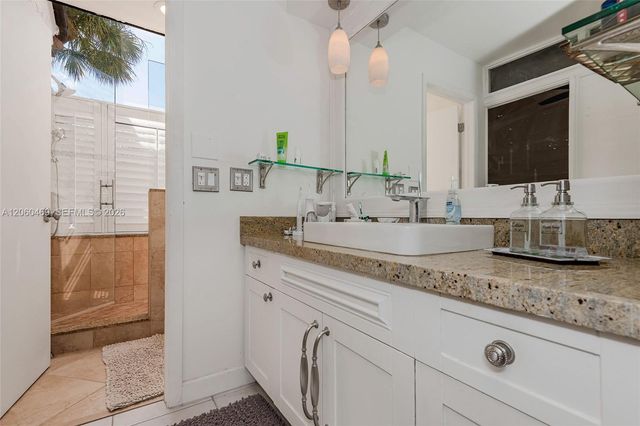 9204 S Chelsea Drive S, Plantation, FL 33324