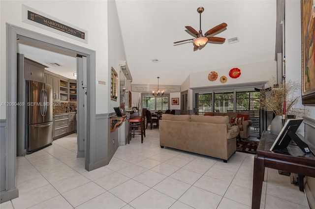 9204 S Chelsea Drive S, Plantation, FL 33324