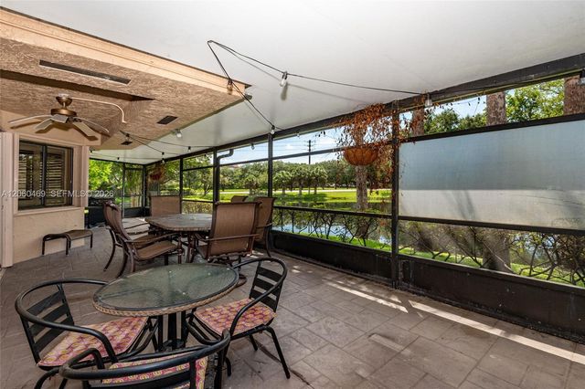 9204 S Chelsea Drive S, Plantation, FL 33324