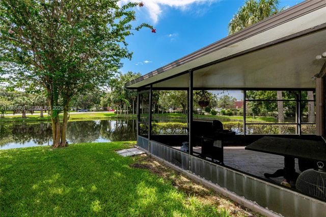 9204 S Chelsea Drive S, Plantation, FL 33324