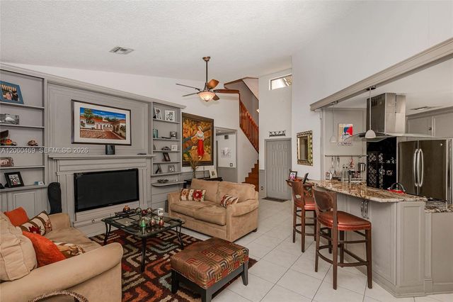 9204 S Chelsea Drive S, Plantation, FL 33324