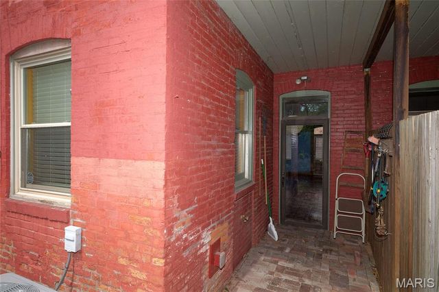 1226 Sidney Street, St Louis, MO 63104