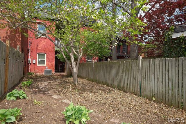 1226 Sidney Street, St Louis, MO 63104